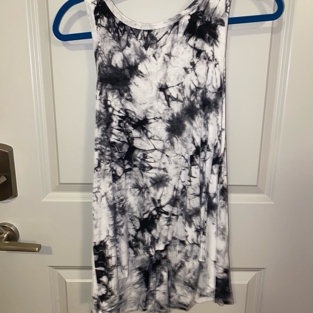 Black and white tank top